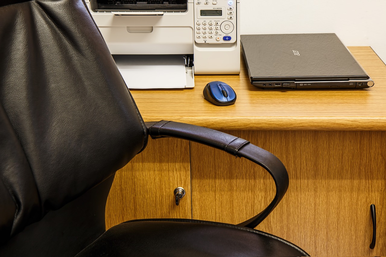 desk-462788_1280